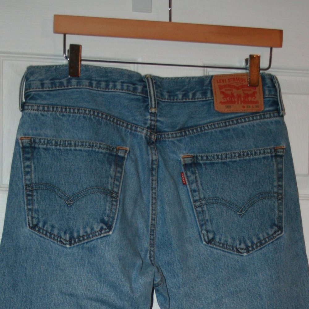 Mid Rise Levi Jeans - Picture 3 of 9